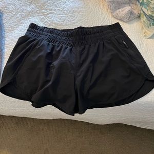 Lululemon black tracker shorts